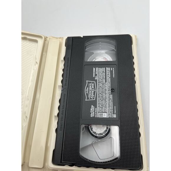 Disney The Hunchback of Notre Dame (VHS, 1997) Walt Disneys Masterpiece - Picture 8 of 9